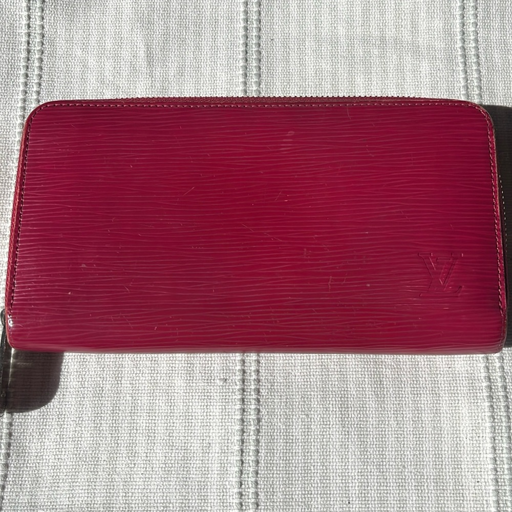 Authentic Louis Vuitton Pink Zippy Wallet Epi Leather with COA
